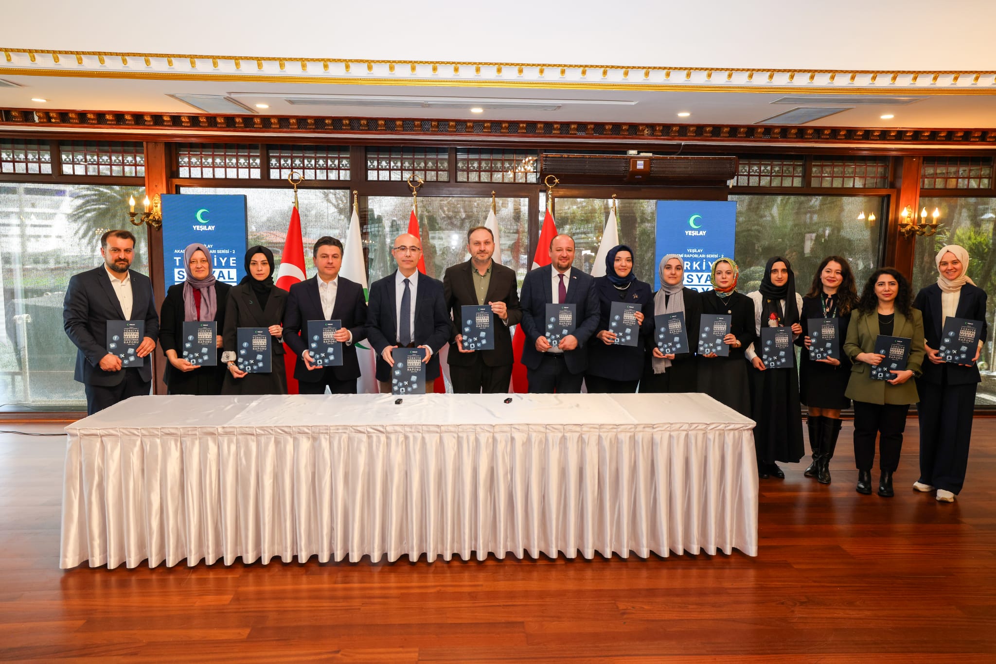 SOSYAMEDYA HEM BAĞIMLILIK OLUŞTURUYOR HEM DİĞER BAĞIMLILIKLARA ZEMİN HAZIRLIYOR