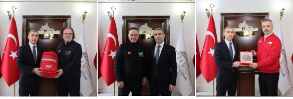 Afyonkarahisar Valisi Dr. Naci Aktaş, AFAD ve Kızılay üst düzey yetkililerinden oluşan heyeti makamında kabul etti. - 1