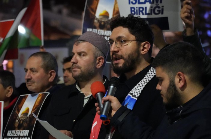 DÜN OLDUĞU GİBİ BUGÜN DE DİRENENLERİN TARAFINDAYIZ! - 1