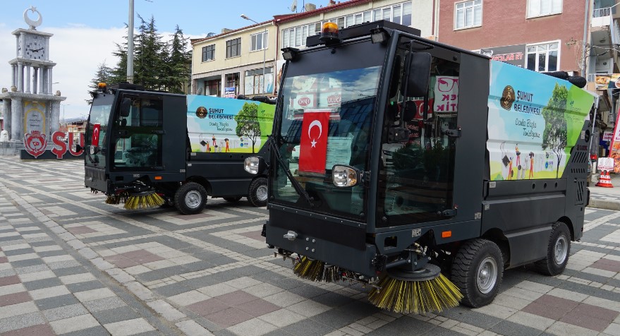 ŞUHUT’A 2 ADET YOL SÜPÜRME ARACI HİBE EDİLDİ - 1