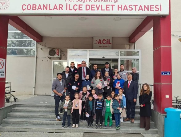 Çobanlar ilçesinde sağlık çalışanlarını onurlandıran anlamlı bir etkinlik gerçekleştirildi. - 1