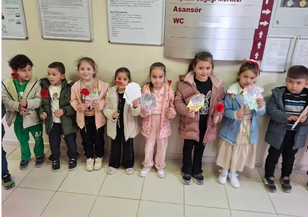 Çobanlar ilçesinde sağlık çalışanlarını onurlandıran anlamlı bir etkinlik gerçekleştirildi. - 2