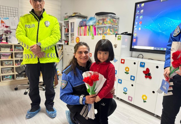 Polisten Miniklere Eğitim: