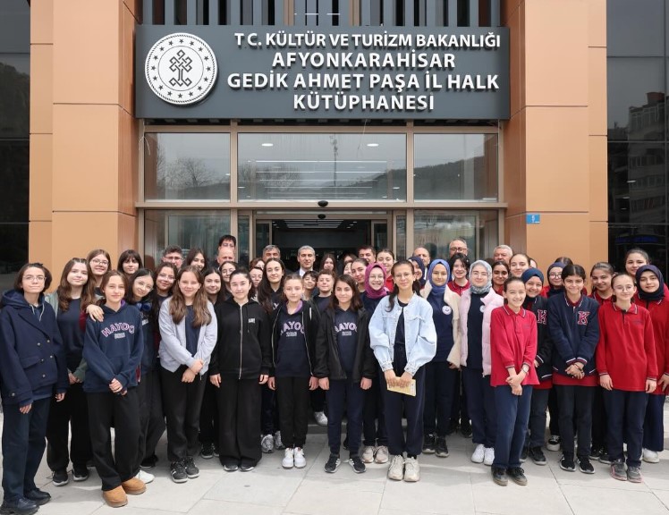 Vali Aktaş, Geleceğin Bilim İnsanlarıyla Buluştu: Dumlupınar BİLSEM’den Rekor Başar