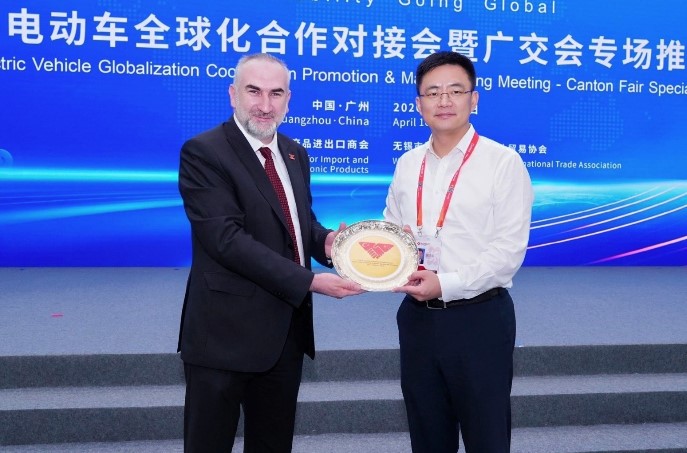 İhsan Beşer, Kanton Fuarı’nda Wuxi Elektrikli Araç İş Birliği Toplantısına Katıldı - 3