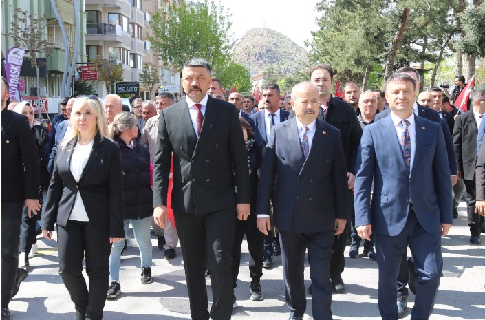 3 Mayıs'ta hem yürüyüş hem açılış