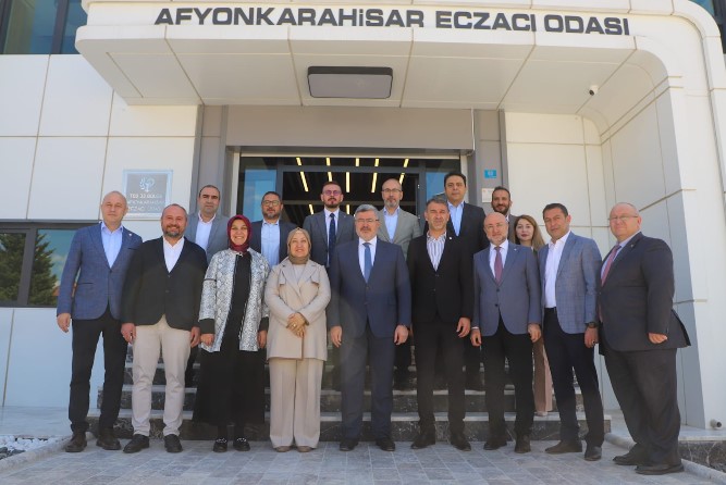 AK Parti Afyonkarahisar Milletvekili Ali Özkaya’ya 33. Bölge Afyonkarahisar Eczacı Odasından teşekkür