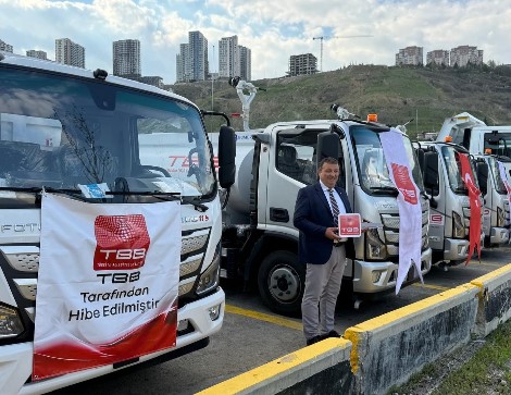 Yeni hizmet aracımızın Karacaörenimize hayırlı olmasını diliyorum - 2