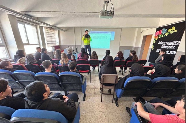 Afyonkarahisar’da Trafik Bilinci Eğitimi: 719 Kişiye Ulaşıldı