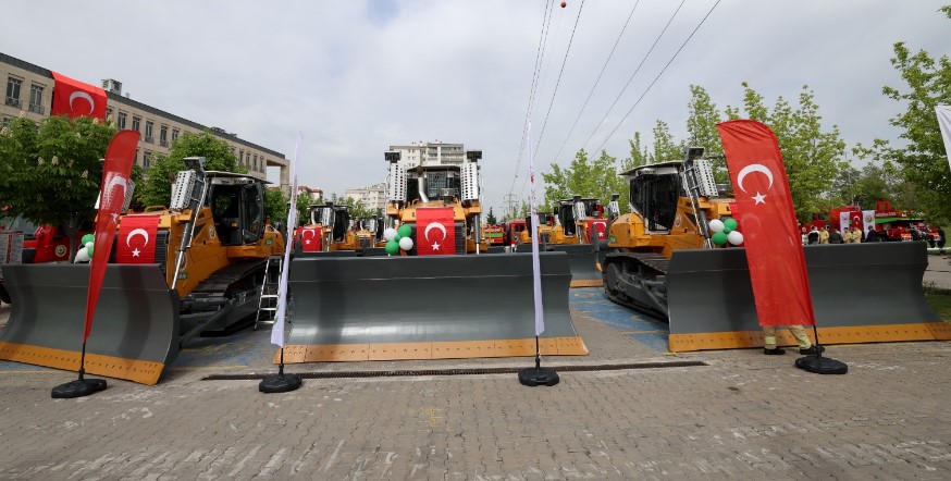 Yangınla Mücadelede Kara Gücüne 101 Yeni Araç Eklendi