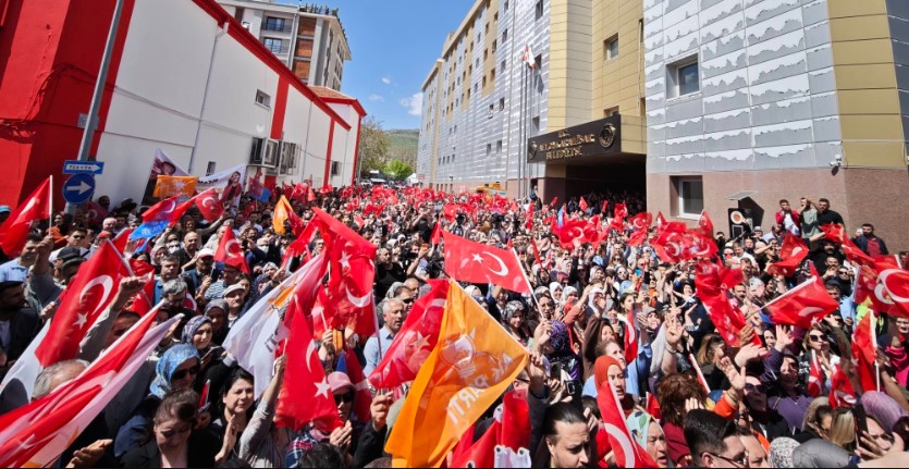 AK Parti Teşkilatından Burcu Köksal’a Coşkulu Karşılama