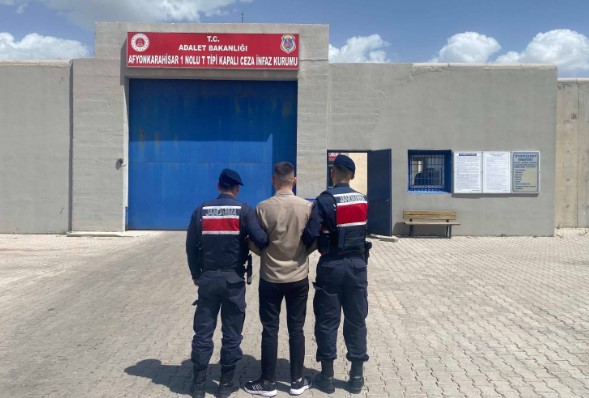 Afyonkarahisar’da 21 Yıl 8 Ay Hapis Cezası Bulunan Şahıs Yakalandı