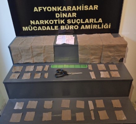 Dazkırı’da Uyuşturucu Operasyonu: 33 Adet Emdirilmiş Peçete Ele Geçirildi